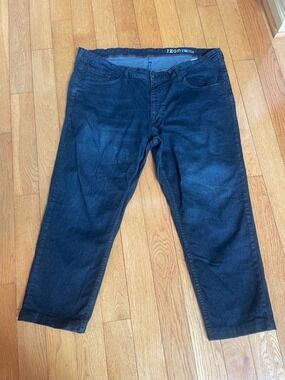 IZOD Dark Wash Tapered Fit Jeans | Size 44 Comfortable Stretch Denim Pants